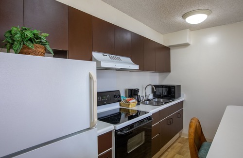 Waikiki Condo | Ocean View Condo | Aston Waikiki Banyan 1BPO3 – Pool & Hot Tub