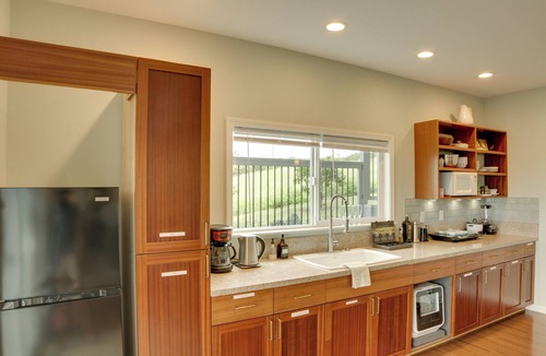 Discovery Harbour Apartment | Ocean View | Peaceful Sanctuary | Spa‑Style Shower