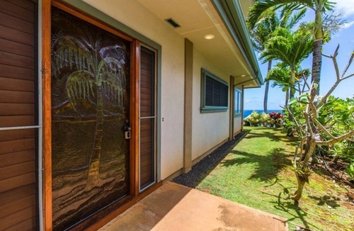 Princeville Condo | Oceanfront Air Conditioned Condo ~ Walk to Beach ~ Amazing Views
