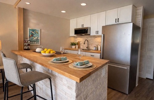 Maili Condo | Oceanfront, cozy one bedroom condo in peaceful Ma'ili Cove, Oahu