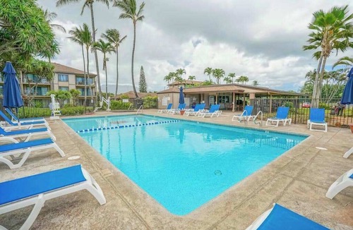 Kapaa Condo | Oceanfront Kapaa Condo with Balcony, Pool & Hot Tub - 50 ft to Beach