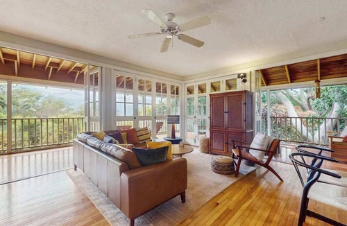 Maunaloa House | Oceanfront Molokai Condo with Lanai, Pool & Beach Access