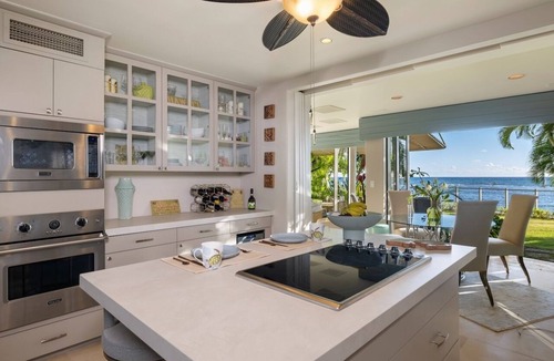 Diamond Head - Kapahulu - St. Louis Villa | Oceanfront on the Gold Coast, Diamond Head, Hawaii. Where Ocean Dreams Come True