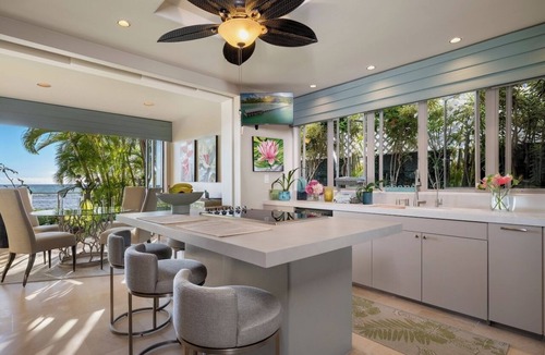 Diamond Head - Kapahulu - St. Louis Villa | Oceanfront on the Gold Coast, Diamond Head, Hawaii. Where Ocean Dreams Come True
