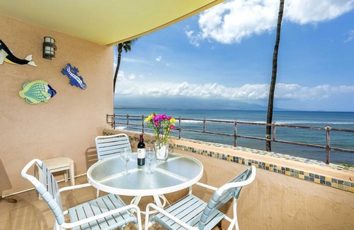 Maalaea Condo | Oceanfront, Pool, WiFi, Whale Watching