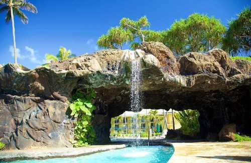 Hanamaulu Condo | Oceanfront Resort, 4 Beautiful Pools 2 Jacuzzis, 3 mile stretch of Beach