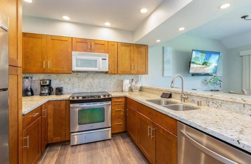 Wailua Condo | Oceanview, Renovated and Gated, Private Lanai