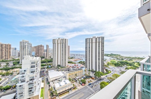 Ala Moana Condo | Partial Ocean View Studio w/Balcony