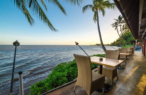 Kaunakakai House | Peaceful Nature Retreat in a Scenic Ocean Front Hotel | Free Parking