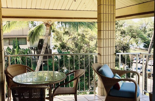 Kihei Condo | Penthouse Retreat Steps to Beach. Sweeping Ocean Views, Designer 5 Star Escape