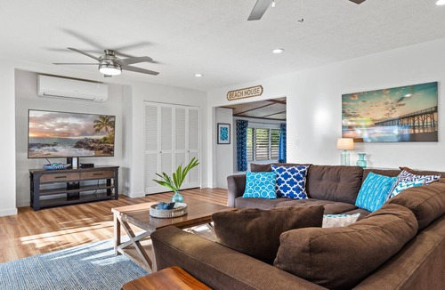 Waialua House | Perfect Family Beach House. Walk out gate to Amazing Beach.