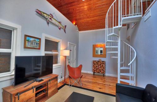 Uptown - Upper Duval House | Petes West Cottage