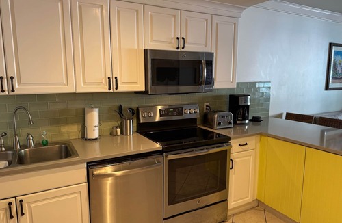 Old Town Resort | Premier resort overlooking the Gulf. Walk to Mallory Square, restaurants, beach.