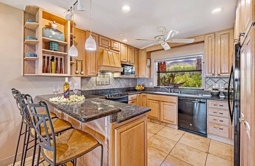 Downtown Lahaina House | Premium Oceanfront 4BR: Gated Community w/Pool