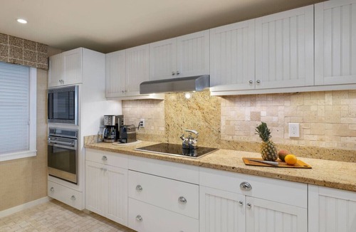Kahuku Villa | Presidential Suite Turtle Bay 4BR Oceanfront Villa