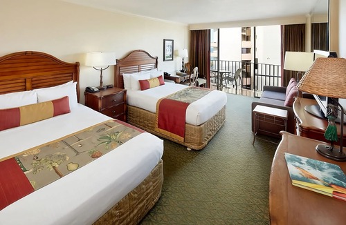 Waikiki Hotel | Prime Location! 3 Amazing Units, Beachfront, Steps to International Marketplace