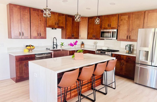 Ocean View House | Private Island Basecamp Lanai, BBQ & Beach Gear