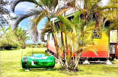 Pahoa Cottage | Puna Rainforest Retreat Hotspring - Blue Ginger Cottage