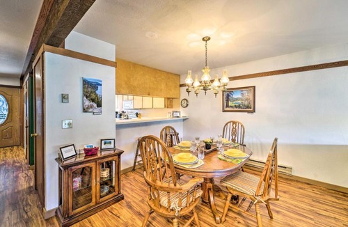 Graeagle House | Quiet Unit w/Golf Course & Mtn Views in Graeagle!