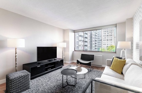 Upper West Side Apartment | Refined UWS Living | Rooftop + Lounge