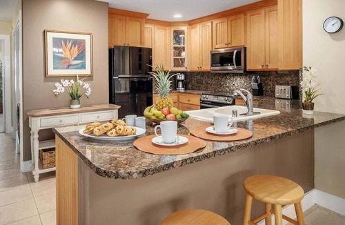 Bayview Condo | Regency 620 Private Top Level By Suite Paradise