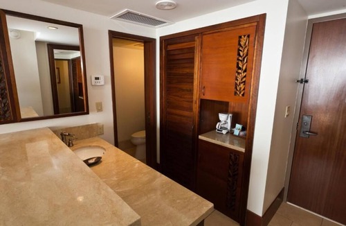Lahaina Hotel | Relax and Recharge! Oceanfront, Outdoor Pools, Near Alii Kahekili Beach