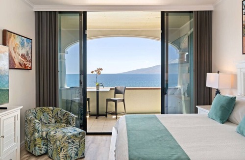 Historic Lahaina Front Street Condo | Remodeled Luxury Penthouse Panoramic Ocean Views
