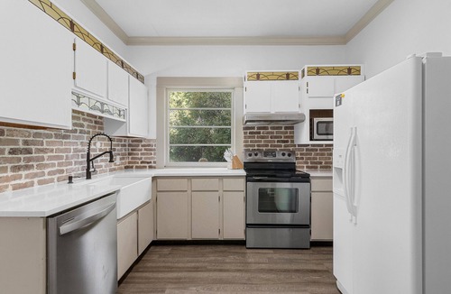 Manti House | Renovated Historic Manti Home - 5 bd/2ba, EV, Yard