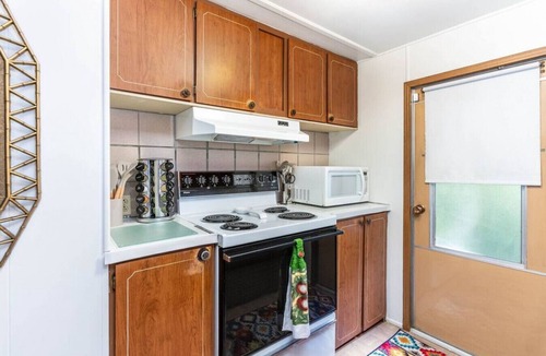 Paradise Estates House | Retro Trailer - Hot Tub, AC, EV near Mt Rainier Nat`l Park in Ashford, WA