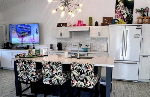 Keauhou Condo | Romantic Keauhou Retreat - Pool + Tropical Lanai