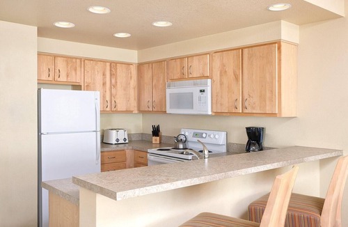 Seaside Gilbert District Resort | Seaside Beachfront Resort! 3 Bedroom. (Add Nights 5, 6 &7 only $50 each)
