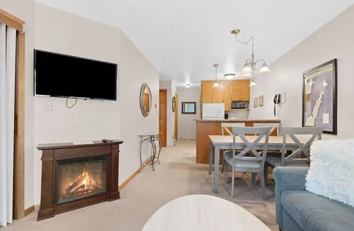 Egg Harbor Condo | SEPTEMBER SPECIAL! DOOR COUNTY GETAWAY @ LANDMARK RESORT - Cozy 1 BR. WOODVIEW