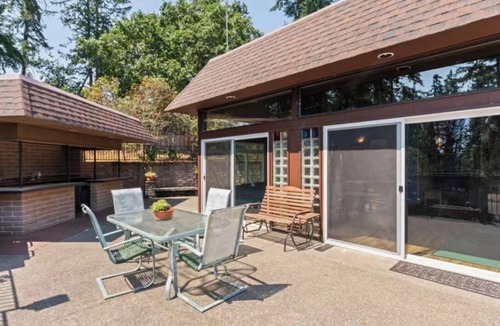 Eugene House | Serene 3-bedroom country house in charming Eugene awaits you