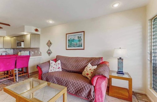 Ualapue Condo | Settle Into a Molokai Oceanfront Condo with Pool, Tennis & W/D