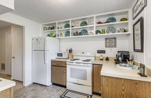 Silver Spring Apartment | Silver Spring Retreat Near DC | Pet Friendly Yard