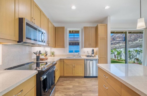 Makaha Valley House | Single Level Home|Ocean+Mountain Views|Beach 6 min
