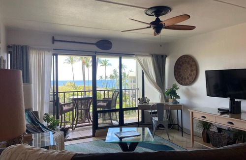 Kihei Apartment | South Maui Ocean View Condo with Free Wifi and Parking