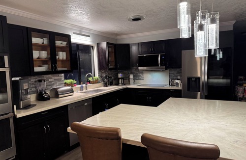 Keaau House | Spacious 5-bedroom house with WiFi, fitness room in enchanting Keaau