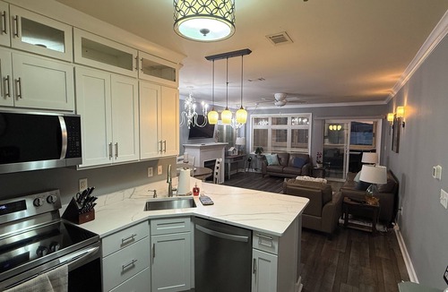 Huddleston Condo | Spacious Condo at SML- Mariner's Landing