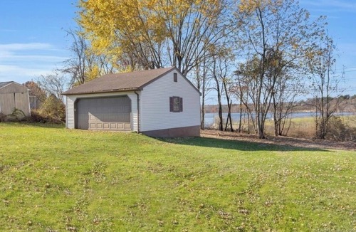Farmington House | Spacious, cozy 3BR Home-Near CCSU, UConn Health