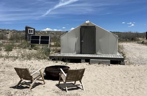 Levan RV Rental | Spacious Pet-Friendly Safari Tent on Yuba Lake with Spectacular Views for a Memorable Glamping Escape in Utah