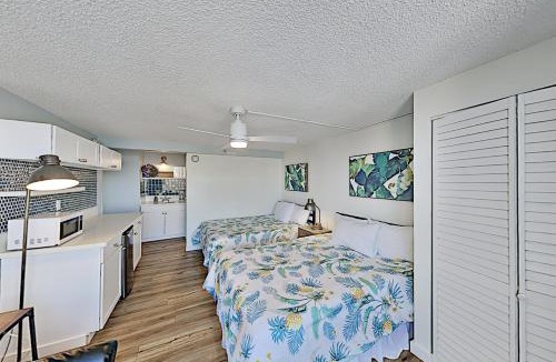 McCully - Moiliili Apartment | Sparkling Hawaiian Monarch Studio