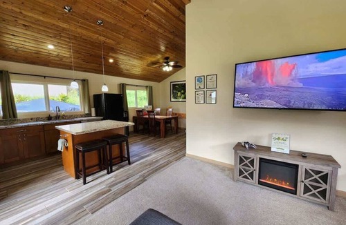 Mountain View House | Spotlessly Clean Family Oasis | AC | King Beds | Breakfast | Fire Pit | 15 Min to Volcanoes National Park