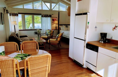 Kalama Tract House | 'Star of Hawaii' Beachside, Pool, Steps to Beach - Great for Families