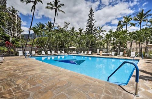 Makaha House | Stay on Waianae Coast! Ocean-View Condo w/Pools