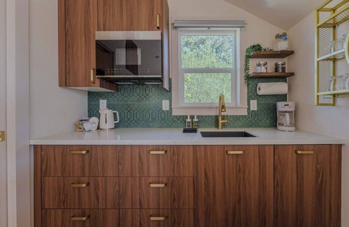 Portland House | #StayInMyDistrict St Johns Backyard Guesthouse