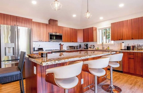 Keauhou House | Step to Keauhou Bay from a Modern Bungalow with Outdoor Shower