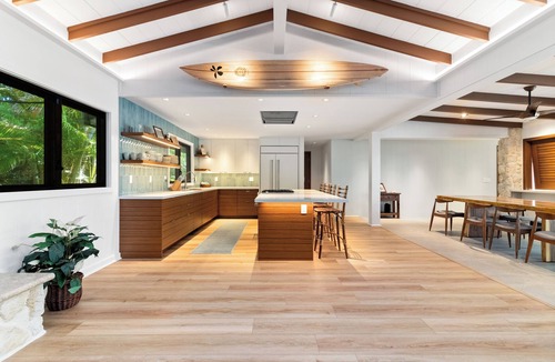 Kailua House | STEPS TO BEACH, PRIVATE STREET, AC, HEATED POOL, CONTACT HOST FOR DESIRED DATES