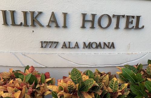 Honolulu Condo | Studio at the Famous Ilikai- just steps to the beach
