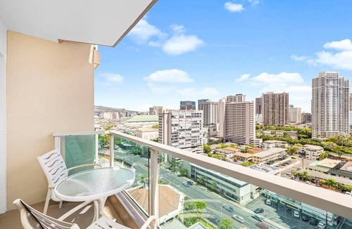 Ala Moana Condo | Studio with Balcony 1316